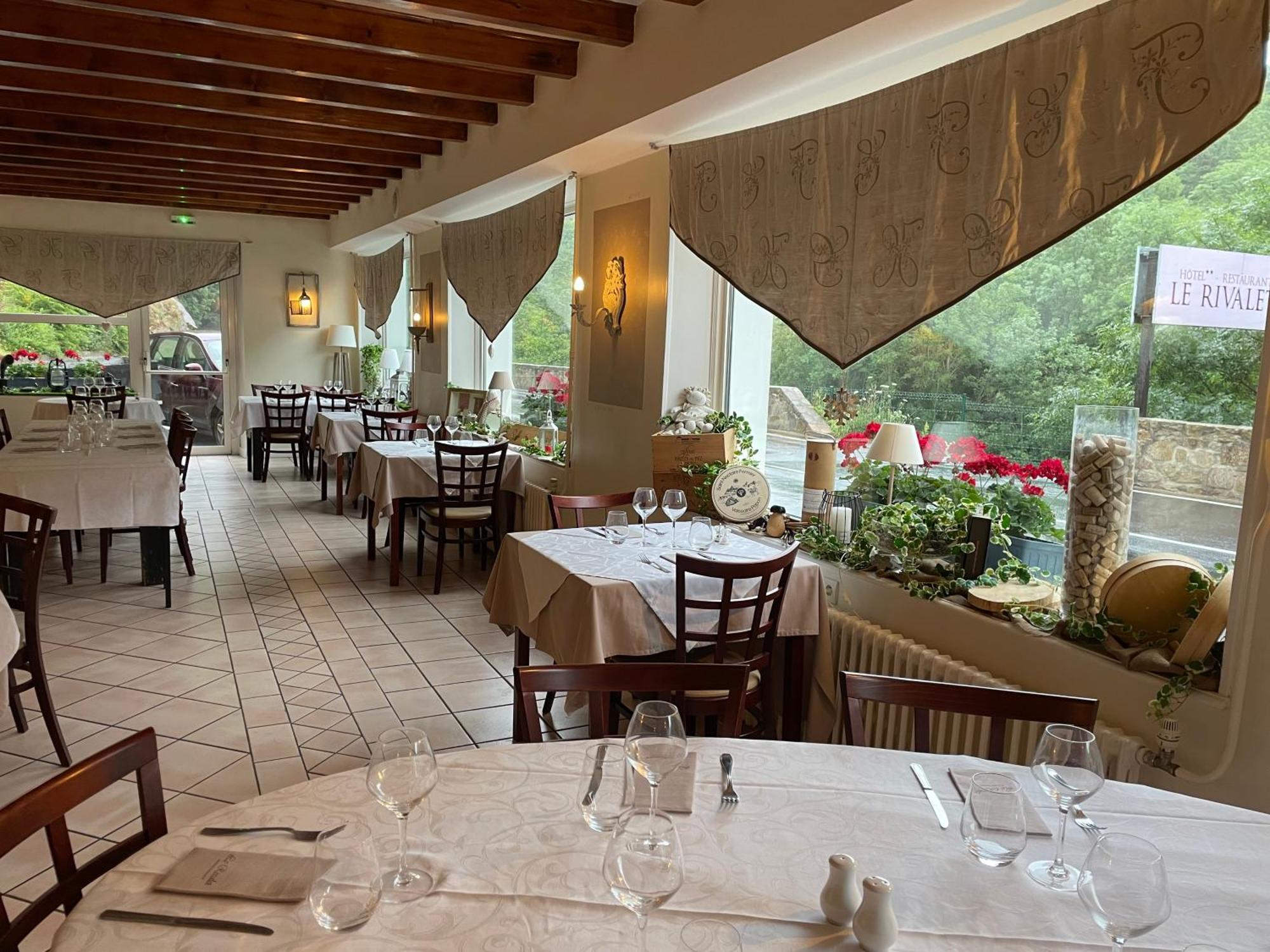 Le Rivalet Hotell Montaigut-le-Blanc  Eksteriør bilde